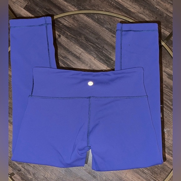 Reversible Mid Calf Lululemon Leggings - Picture 2 of 2